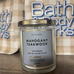 White Barn Mahogany Teakwood Candle - White and Gold